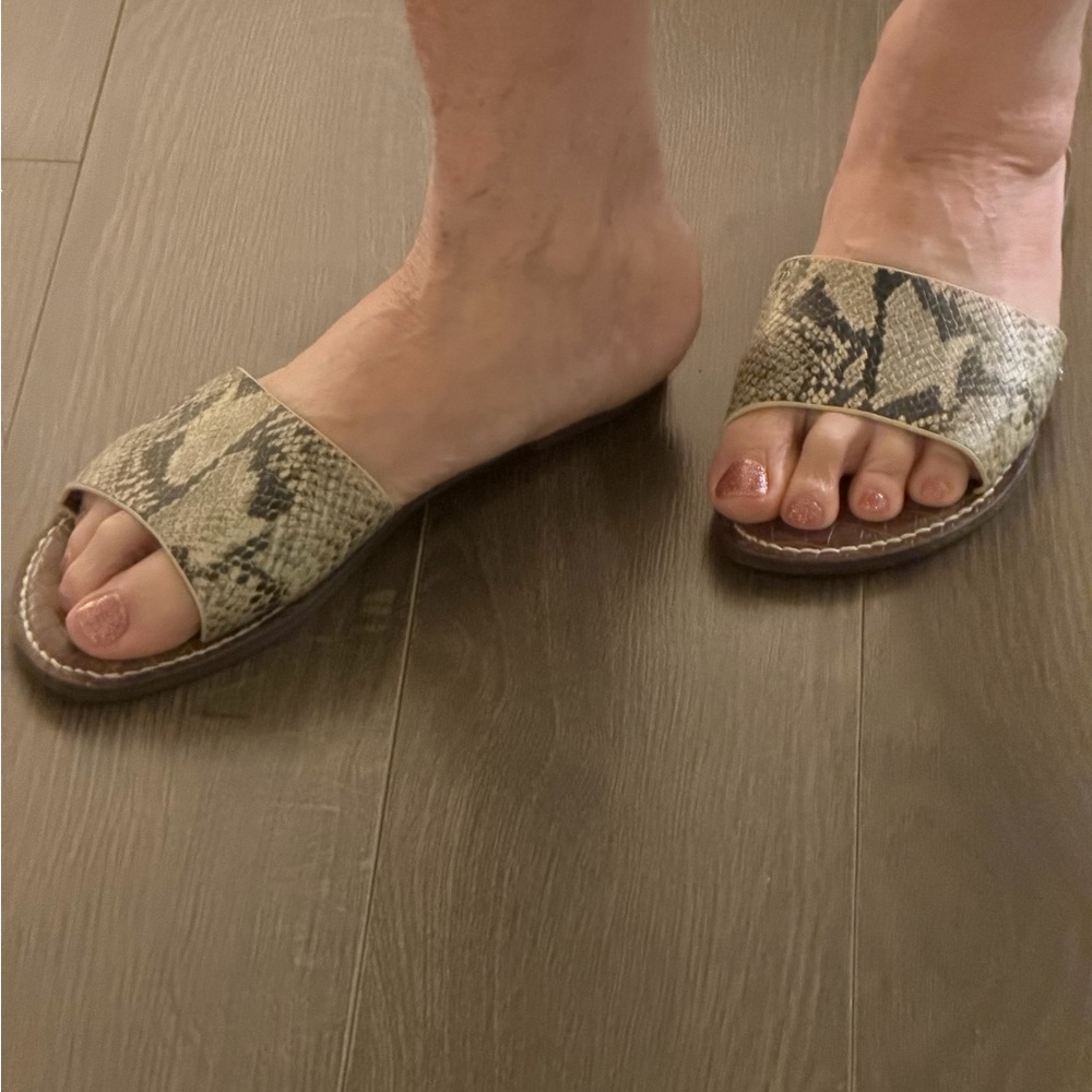 Sam Edelman Snake-Print Slide Sandals in Beige and Black - Picture 5 of 7